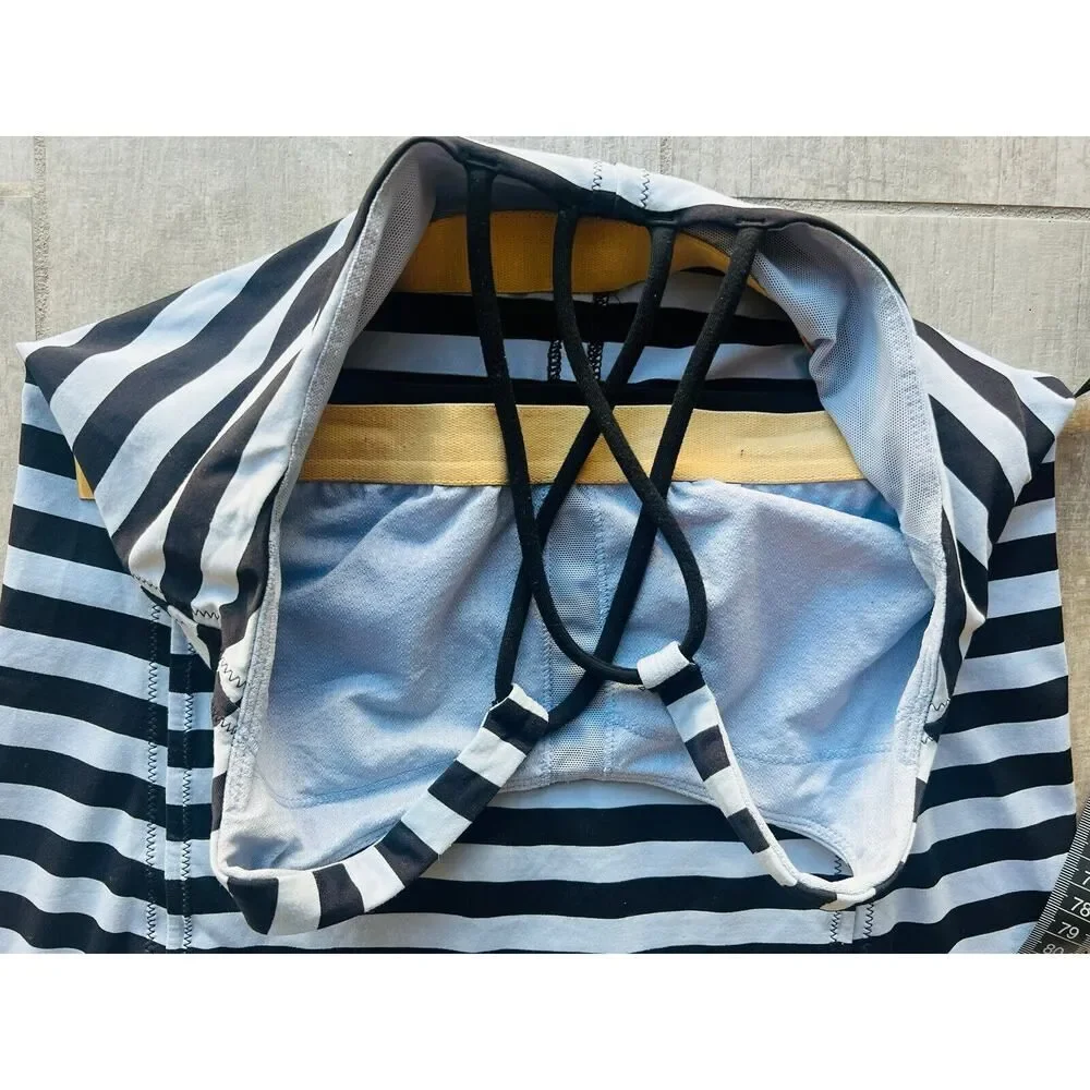 Lululemon Free to Be Blue Sea Stripe Tank Top Built-In Bra Racerback Stretch 6
